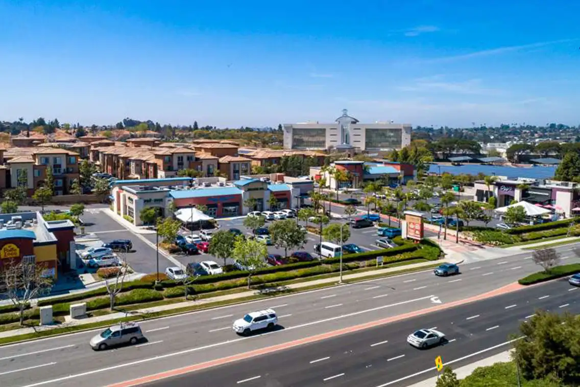 Breeze Hill Plaza 02