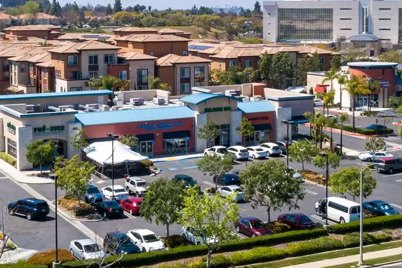 Breeze Hill Plaza